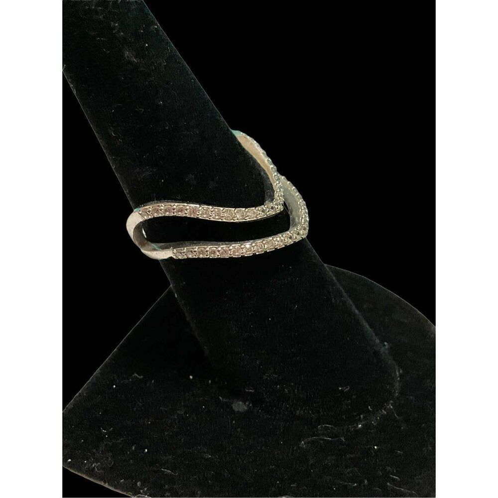 Modern CZ ring - Picture 9 of 16